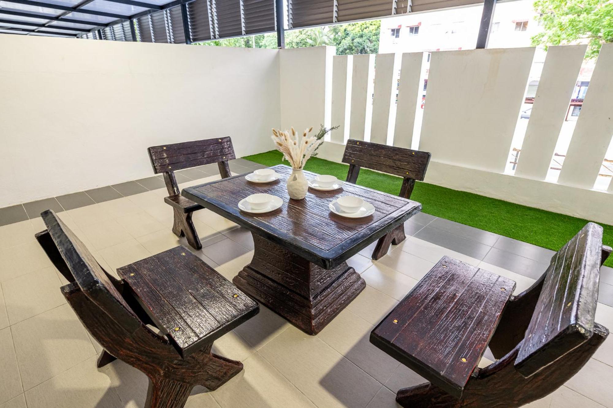 Homestay La Ferringhi - Balinese Collection, By Alv