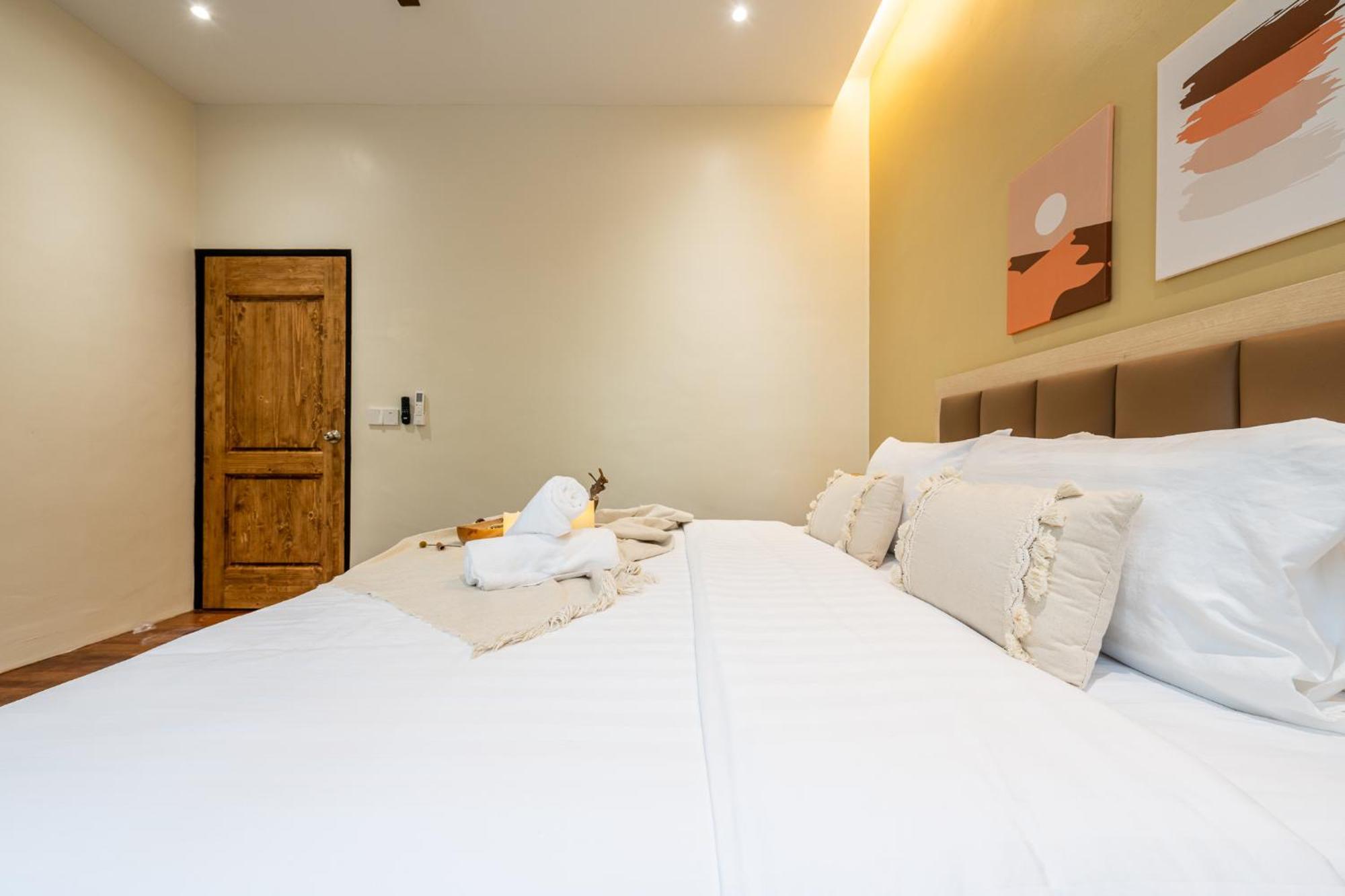 Homestay La Ferringhi - Balinese Collection, By Alv