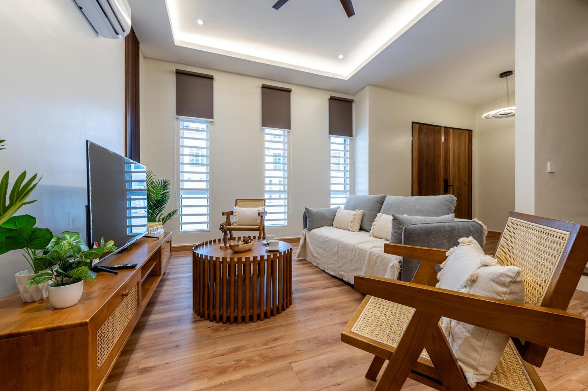 La Ferringhi - Balinese Collection, By Alv *